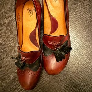 John Fluevog Burgundy Tassled Pump - Size 11